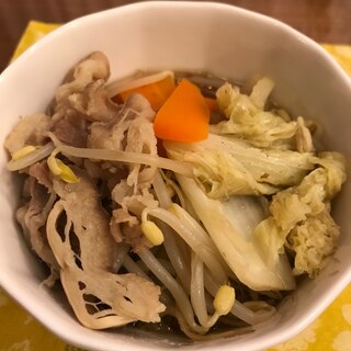 牛肉のうまみとにんじんの優しさ。白菜の和風スープ。